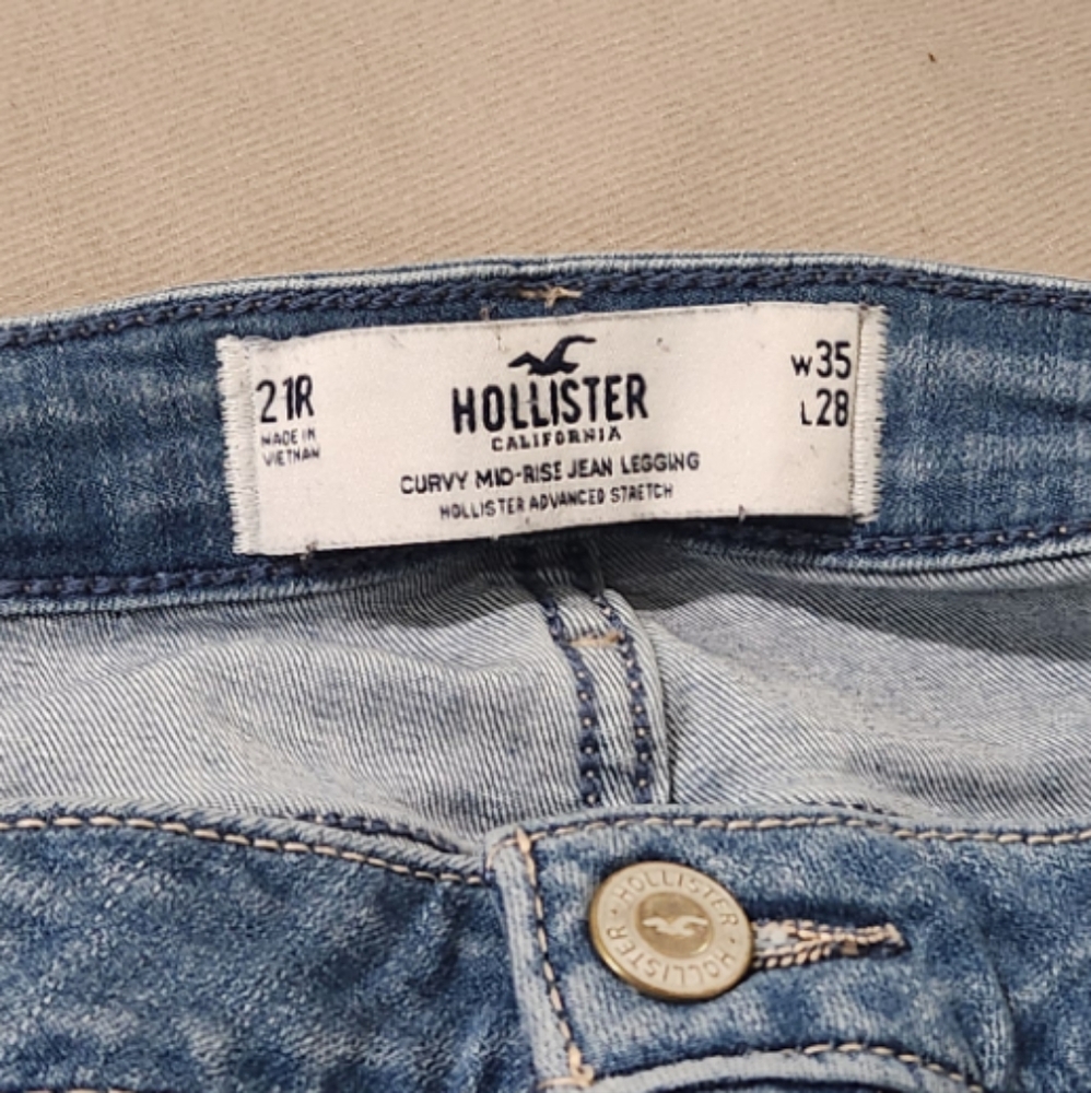Hollister Curvy Midrize Jean 21R